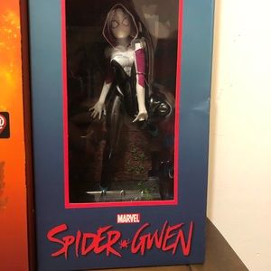 Spider-Gwen - diamond gallery - marvel statue